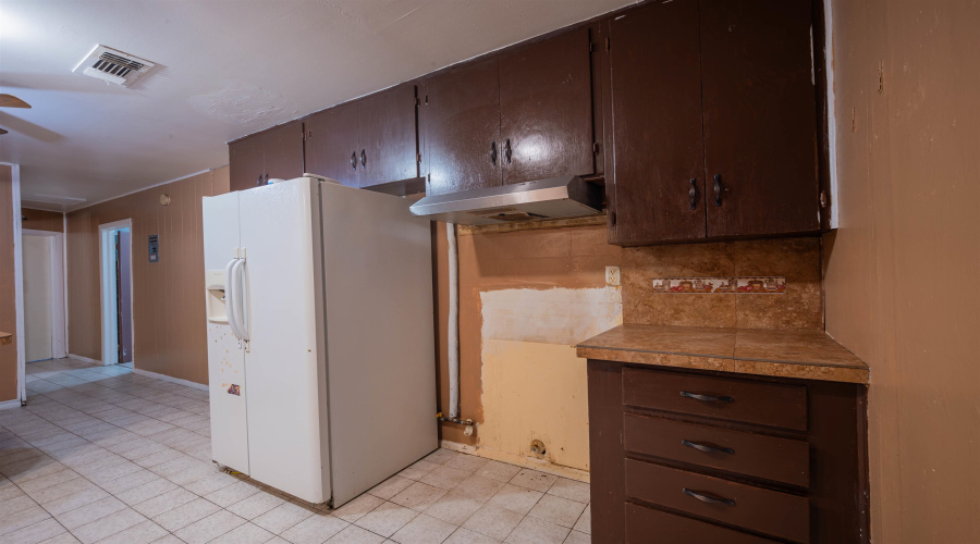 1010 San Pedro St, Laredo, Texas 78041, 4 Bedrooms Bedrooms, 6 Rooms Rooms,2 BathroomsBathrooms,Residential,For Sale,1010 San Pedro St,20264126