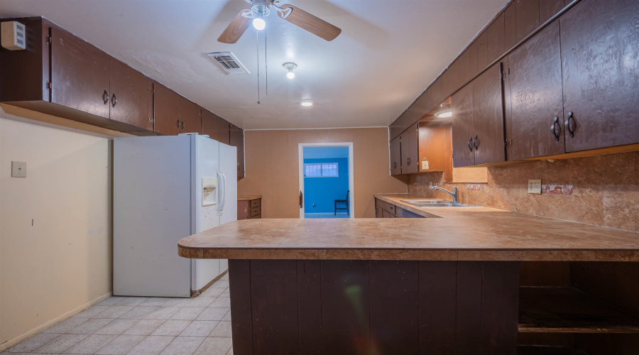 1010 San Pedro St, Laredo, Texas 78041, 4 Bedrooms Bedrooms, 6 Rooms Rooms,2 BathroomsBathrooms,Residential,For Sale,1010 San Pedro St,20264126