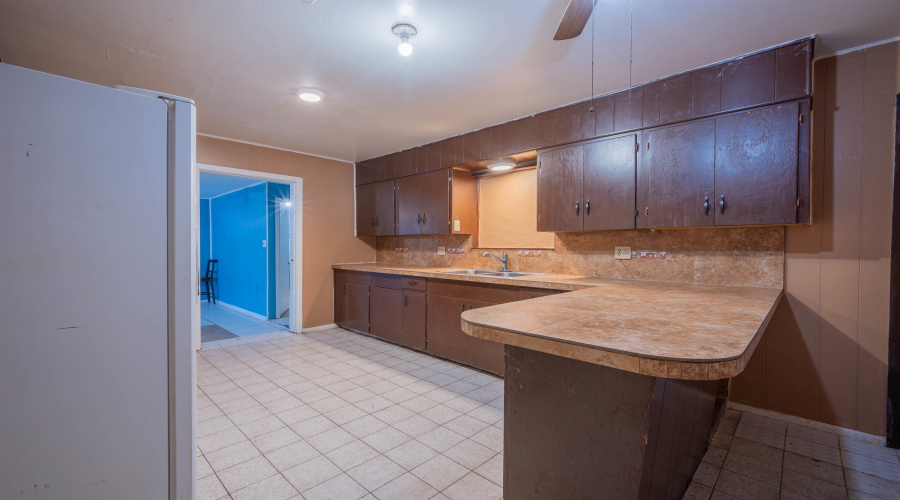 1010 San Pedro St, Laredo, Texas 78041, 4 Bedrooms Bedrooms, 6 Rooms Rooms,2 BathroomsBathrooms,Residential,For Sale,1010 San Pedro St,20264126