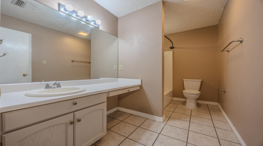 307 Hancock Ct, LAREDO, Texas 78046, 3 Bedrooms Bedrooms, 6 Rooms Rooms,2 BathroomsBathrooms,Residential,For Sale,307 Hancock Ct,20264128