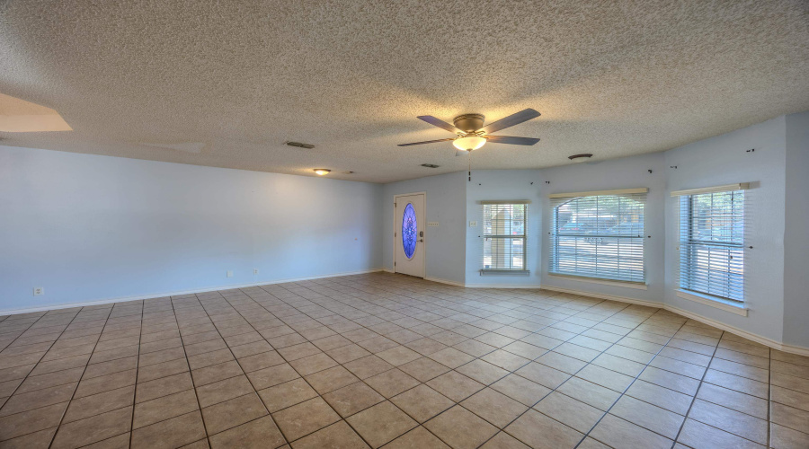 307 Hancock Ct, LAREDO, Texas 78046, 3 Bedrooms Bedrooms, 6 Rooms Rooms,2 BathroomsBathrooms,Residential,For Sale,307 Hancock Ct,20264128