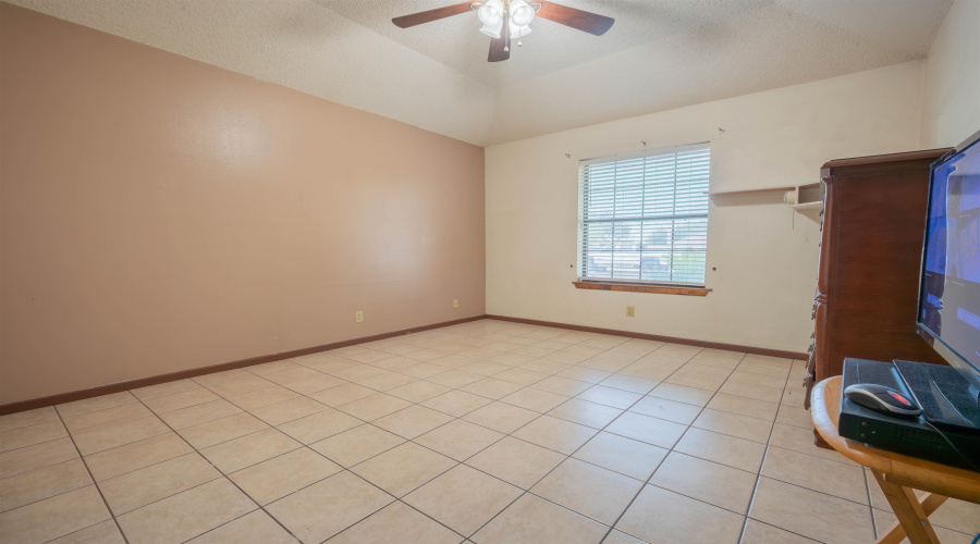 305 Albany Dr, Laredo, Texas 78045, 4 Bedrooms Bedrooms, 6 Rooms Rooms,2 BathroomsBathrooms,Residential,For Sale,305 Albany Dr,20264129