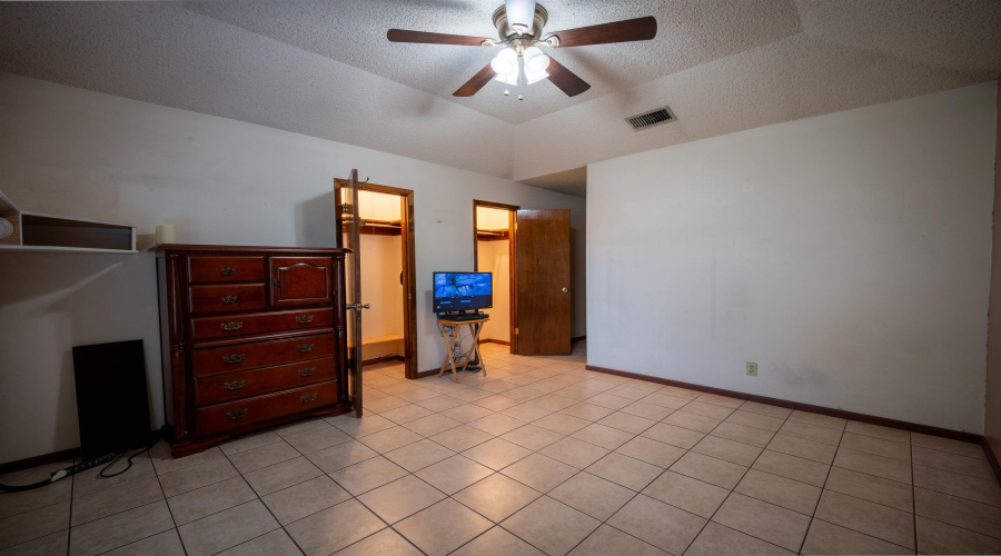 305 Albany Dr, Laredo, Texas 78045, 4 Bedrooms Bedrooms, 6 Rooms Rooms,2 BathroomsBathrooms,Residential,For Sale,305 Albany Dr,20264129