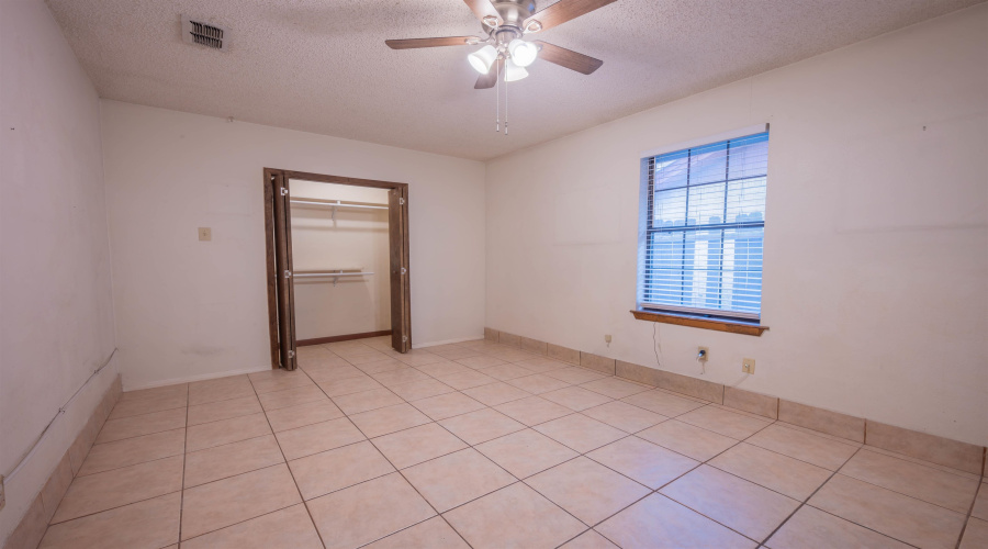 305 Albany Dr, Laredo, Texas 78045, 4 Bedrooms Bedrooms, 6 Rooms Rooms,2 BathroomsBathrooms,Residential,For Sale,305 Albany Dr,20264129