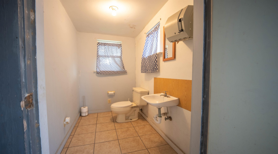 305 Albany Dr, Laredo, Texas 78045, 4 Bedrooms Bedrooms, 6 Rooms Rooms,2 BathroomsBathrooms,Residential,For Sale,305 Albany Dr,20264129