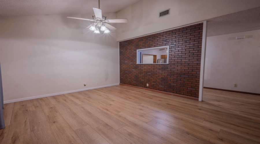 305 Albany Dr, Laredo, Texas 78045, 4 Bedrooms Bedrooms, 6 Rooms Rooms,2 BathroomsBathrooms,Residential,For Sale,305 Albany Dr,20264129
