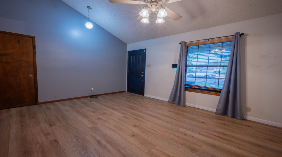 305 Albany Dr, Laredo, Texas 78045, 4 Bedrooms Bedrooms, 6 Rooms Rooms,2 BathroomsBathrooms,Residential,For Sale,305 Albany Dr,20264129
