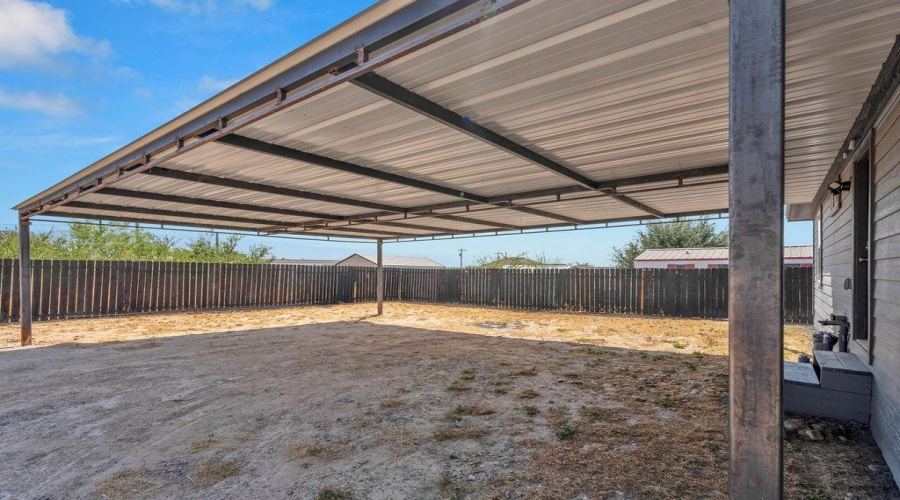 5406 Juan Lane, ZAPATA, Texas 78076, 3 Bedrooms Bedrooms, 4 Rooms Rooms,2 BathroomsBathrooms,Residential,For Sale,5406 Juan Lane,20264131
