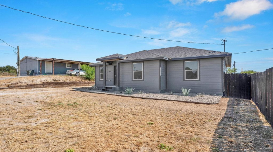 5406 Juan Lane, ZAPATA, Texas 78076, 3 Bedrooms Bedrooms, 4 Rooms Rooms,2 BathroomsBathrooms,Residential,For Sale,5406 Juan Lane,20264131