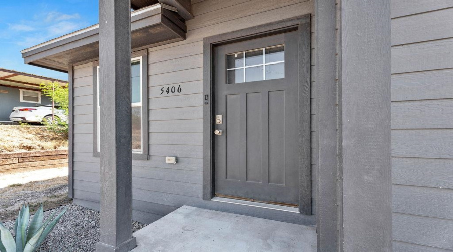 5406 Juan Lane, ZAPATA, Texas 78076, 3 Bedrooms Bedrooms, 4 Rooms Rooms,2 BathroomsBathrooms,Residential,For Sale,5406 Juan Lane,20264131