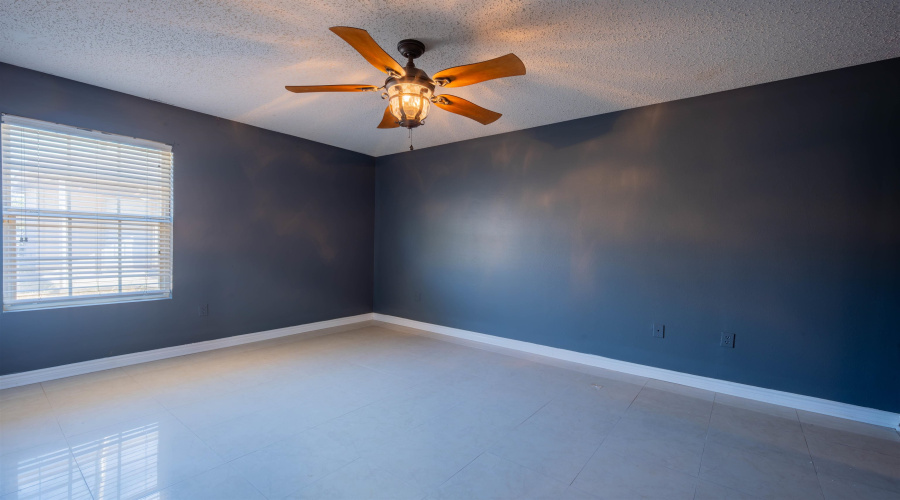 733 Snake Dr, Laredo, Texas 78045, 3 Bedrooms Bedrooms, 5 Rooms Rooms,2 BathroomsBathrooms,Residential,For Sale,733 Snake Dr,20264132