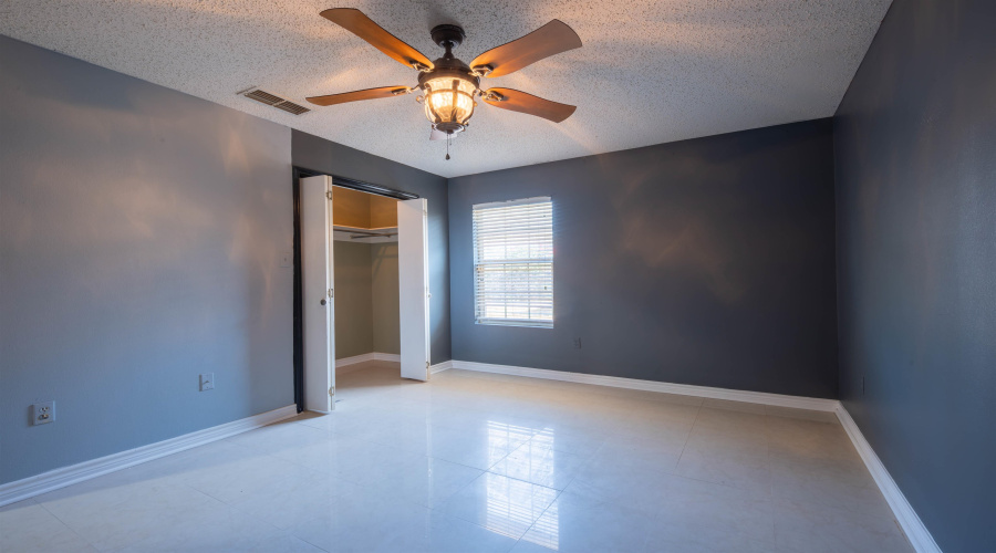 733 Snake Dr, Laredo, Texas 78045, 3 Bedrooms Bedrooms, 5 Rooms Rooms,2 BathroomsBathrooms,Residential,For Sale,733 Snake Dr,20264132
