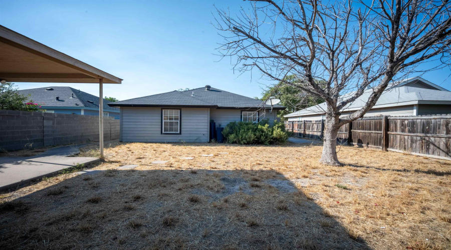 733 Snake Dr, Laredo, Texas 78045, 3 Bedrooms Bedrooms, 5 Rooms Rooms,2 BathroomsBathrooms,Residential,For Sale,733 Snake Dr,20264132