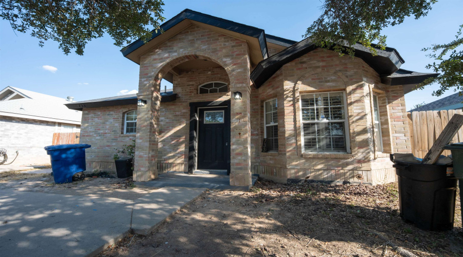 733 Snake Dr, Laredo, Texas 78045, 3 Bedrooms Bedrooms, 5 Rooms Rooms,2 BathroomsBathrooms,Residential,For Sale,733 Snake Dr,20264132