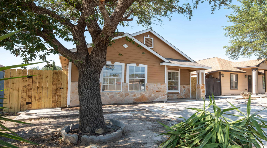 506 Zoque Dr, Laredo, Texas 78045, 2 Bedrooms Bedrooms, 4 Rooms Rooms,1 BathroomBathrooms,Residential,For Sale,506 Zoque Dr,20264133