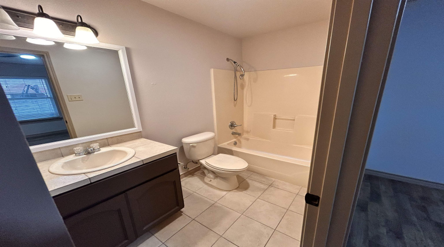 607 John Adams Rd, Laredo, Texas 78043, 4 Bedrooms Bedrooms, 6 Rooms Rooms,2 BathroomsBathrooms,Residential,For Sale,607 John Adams Rd,20264136