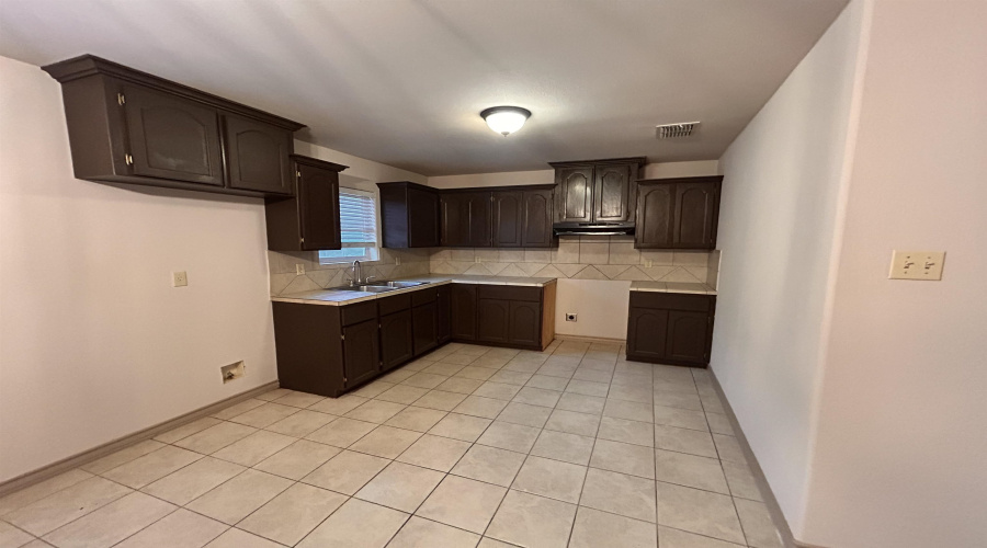 607 John Adams Rd, Laredo, Texas 78043, 4 Bedrooms Bedrooms, 6 Rooms Rooms,2 BathroomsBathrooms,Residential,For Sale,607 John Adams Rd,20264136