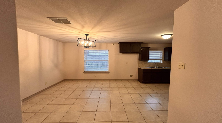 607 John Adams Rd, Laredo, Texas 78043, 4 Bedrooms Bedrooms, 6 Rooms Rooms,2 BathroomsBathrooms,Residential,For Sale,607 John Adams Rd,20264136
