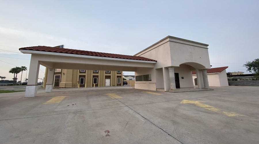 620 Victoria St, LAREDO, Texas 78045, ,2 BathroomsBathrooms,Commercial retail/office,For Rent,620 Victoria St,20264145