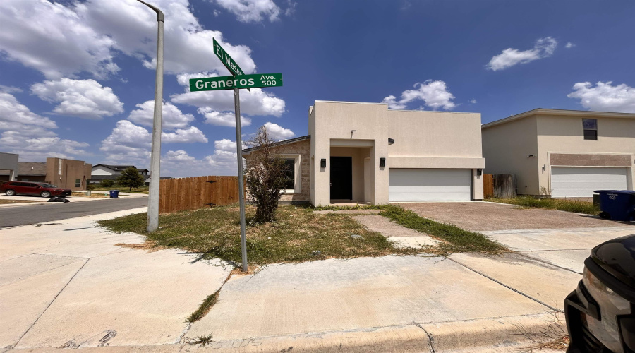 401 Graneros Ave., Laredo, Texas 78043, 3 Bedrooms Bedrooms, 5 Rooms Rooms,2 BathroomsBathrooms,Residential,For Rent,401 Graneros Ave.,20264137