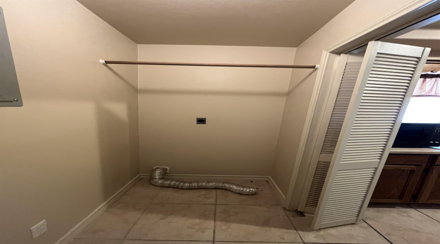 2803 Bayard St, Laredo, Texas 78046-8259, 2 Bedrooms Bedrooms, 4 Rooms Rooms,1 BathroomBathrooms,Residential,For Sale,2803 Bayard St,20262571