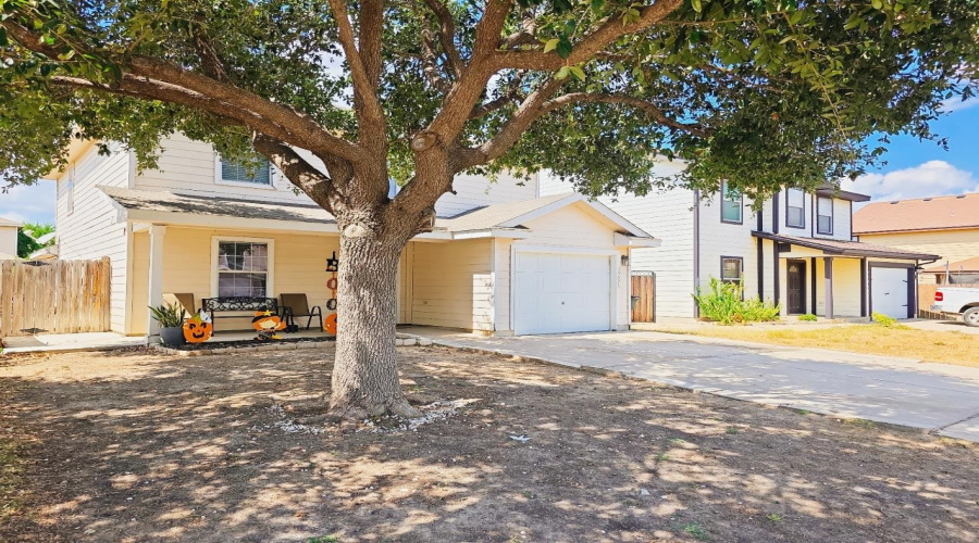 17526 College Port Dr, LAREDO, Texas 78045, 3 Bedrooms Bedrooms, 8 Rooms Rooms,2 BathroomsBathrooms,Residential,For Sale,17526 College Port Dr,20264146