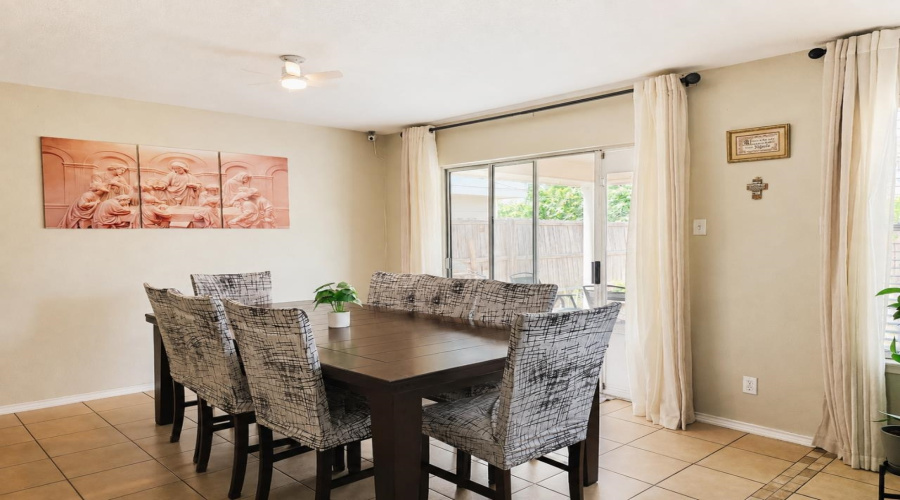 17526 College Port Dr, LAREDO, Texas 78045, 3 Bedrooms Bedrooms, 8 Rooms Rooms,2 BathroomsBathrooms,Residential,For Sale,17526 College Port Dr,20264146