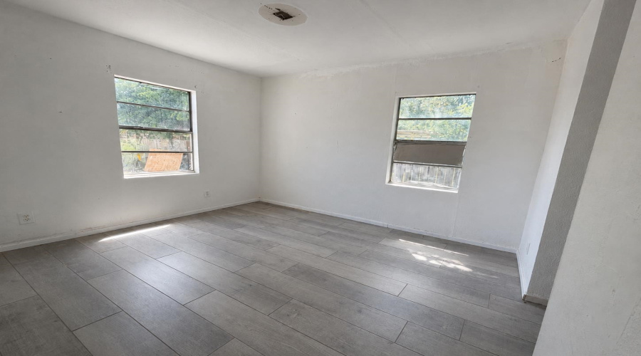 1516 Lafayette St, Laredo, Texas 78041, 2 Bedrooms Bedrooms, 4 Rooms Rooms,1 BathroomBathrooms,Residential,For Sale,1516 Lafayette St,20264148