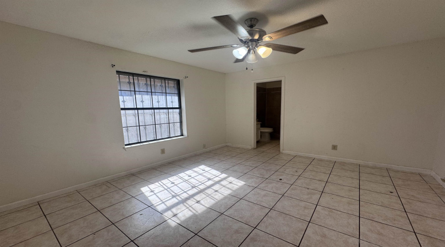 313 Malaga Dr, Laredo, Texas 78046, 3 Bedrooms Bedrooms, 5 Rooms Rooms,2 BathroomsBathrooms,Residential,For Sale,313 Malaga Dr,20264150