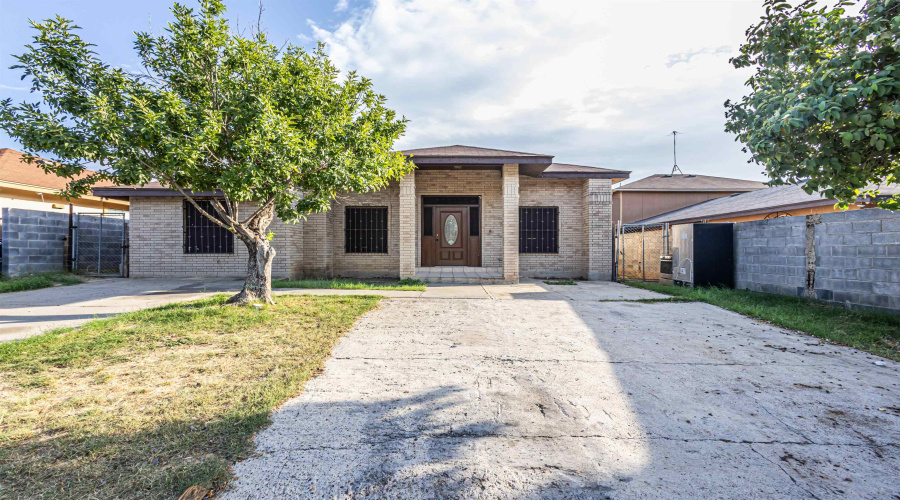 313 Malaga Dr, Laredo, Texas 78046, 3 Bedrooms Bedrooms, 5 Rooms Rooms,2 BathroomsBathrooms,Residential,For Sale,313 Malaga Dr,20264150