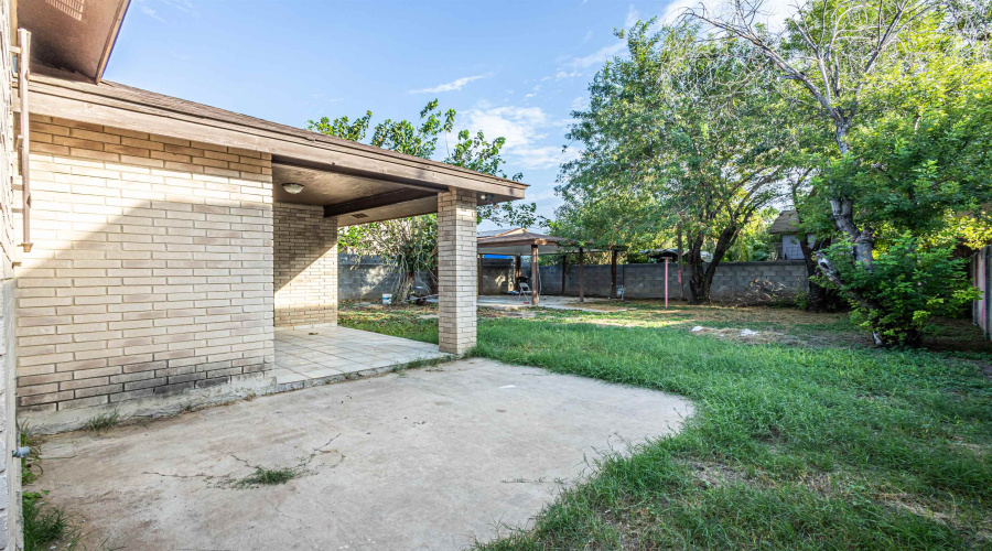 313 Malaga Dr, Laredo, Texas 78046, 3 Bedrooms Bedrooms, 5 Rooms Rooms,2 BathroomsBathrooms,Residential,For Sale,313 Malaga Dr,20264150