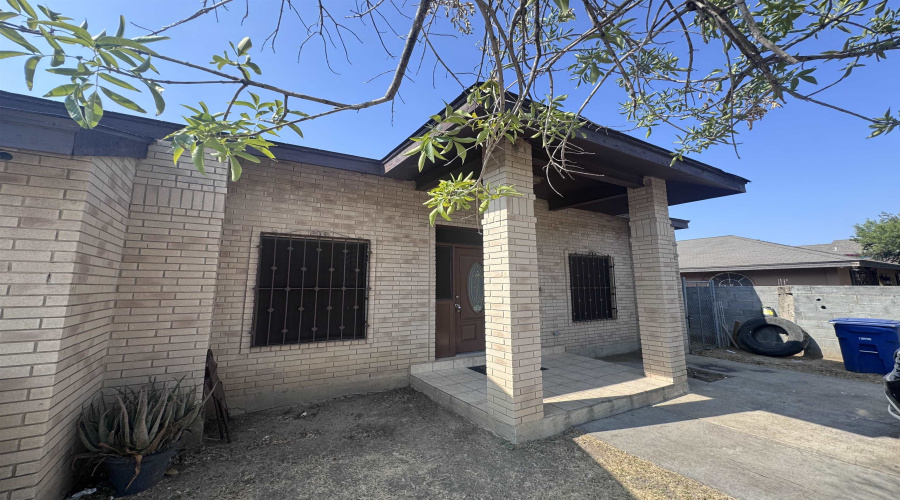 313 Malaga Dr, Laredo, Texas 78046, 3 Bedrooms Bedrooms, 5 Rooms Rooms,2 BathroomsBathrooms,Residential,For Sale,313 Malaga Dr,20264150