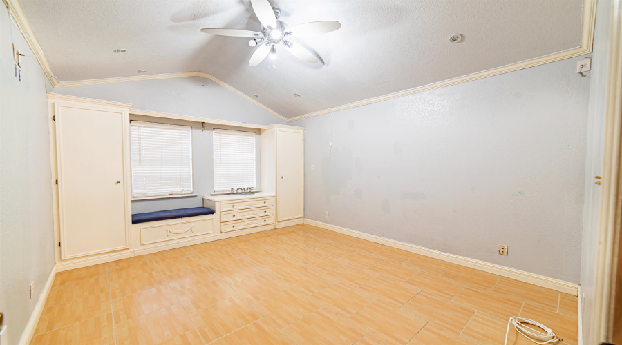 9666 White Wing Lp, Laredo, Texas 78045, 3 Bedrooms Bedrooms, 5 Rooms Rooms,3 BathroomsBathrooms,Residential,For Sale,9666 White Wing Lp,20264151