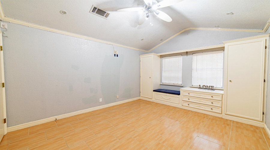 9666 White Wing Lp, Laredo, Texas 78045, 3 Bedrooms Bedrooms, 5 Rooms Rooms,3 BathroomsBathrooms,Residential,For Sale,9666 White Wing Lp,20264151