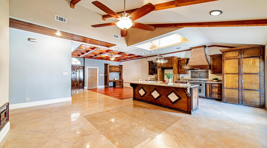 9666 White Wing Lp, Laredo, Texas 78045, 3 Bedrooms Bedrooms, 5 Rooms Rooms,3 BathroomsBathrooms,Residential,For Sale,9666 White Wing Lp,20264151
