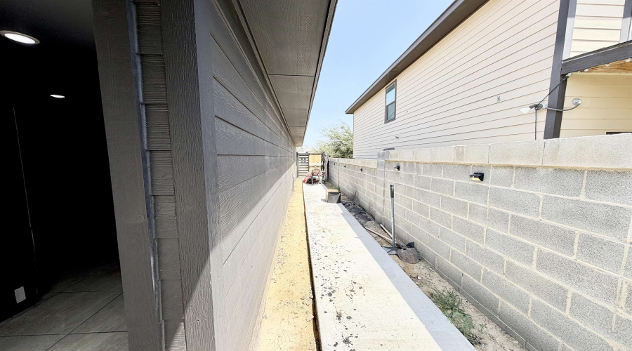5537 Lagos Del Valle Dr, Laredo, Texas 78046, 3 Bedrooms Bedrooms, 6 Rooms Rooms,2 BathroomsBathrooms,Residential,For Rent,5537 Lagos Del Valle Dr,20264152