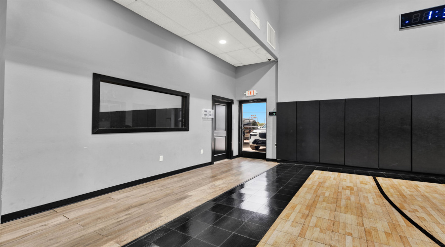 317 E Eistetter St, Laredo, Texas 78041, 1 Room Rooms,3 BathroomsBathrooms,Commercial retail/office,For Sale,317 E Eistetter St,20264168