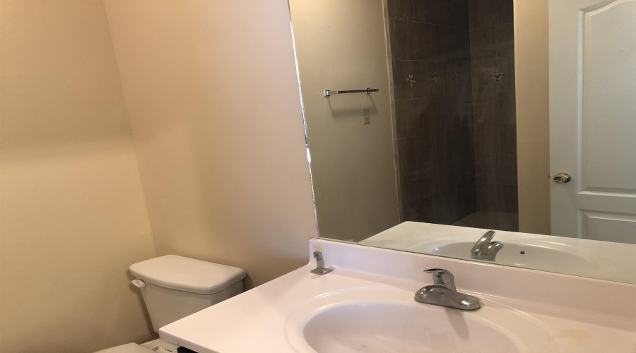 4246 Dorel Dr, Laredo, Texas 78043, 2 Bedrooms Bedrooms, 5 Rooms Rooms,2 BathroomsBathrooms,Residential,For Rent,4246 Dorel Dr,20263279