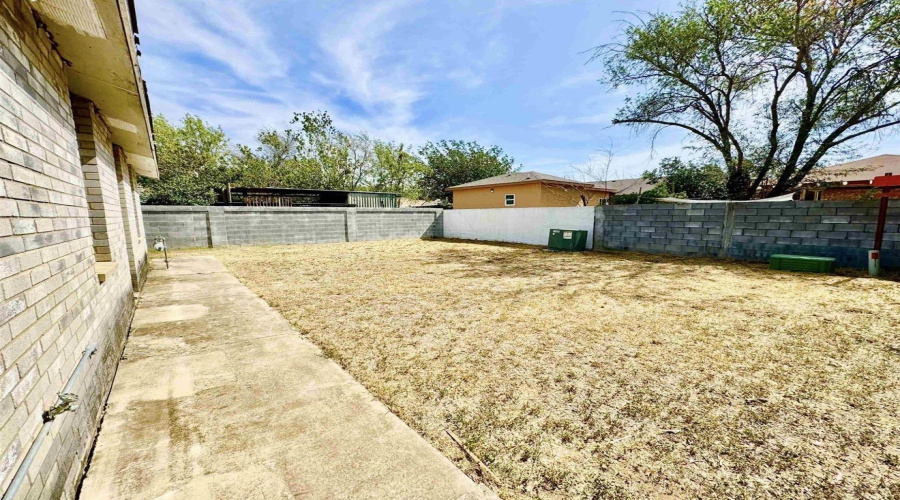 1421 Reagan Dr, Laredo, Texas 78046, 3 Bedrooms Bedrooms, 5 Rooms Rooms,2 BathroomsBathrooms,Residential,For Rent,1421 Reagan Dr,20264154