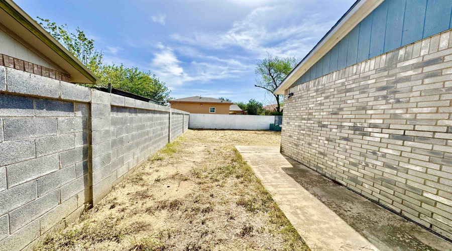 1421 Reagan Dr, Laredo, Texas 78046, 3 Bedrooms Bedrooms, 5 Rooms Rooms,2 BathroomsBathrooms,Residential,For Rent,1421 Reagan Dr,20264154