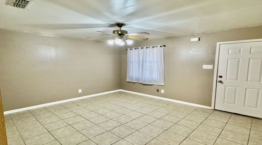 1421 Reagan Dr, Laredo, Texas 78046, 3 Bedrooms Bedrooms, 5 Rooms Rooms,2 BathroomsBathrooms,Residential,For Rent,1421 Reagan Dr,20264154