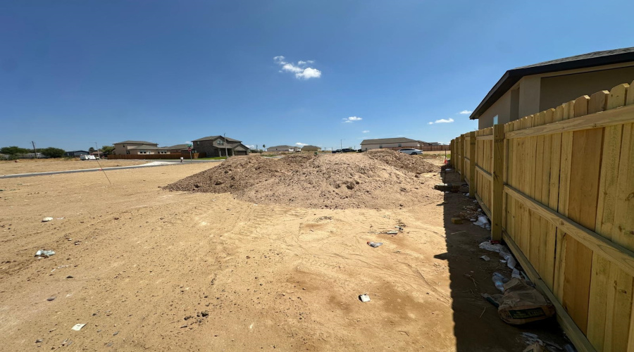 5204 Curuba Dr., Laredo, Texas 78046, 4 Bedrooms Bedrooms, 5 Rooms Rooms,2 BathroomsBathrooms,Residential,For Sale,5204 Curuba Dr.,20264156