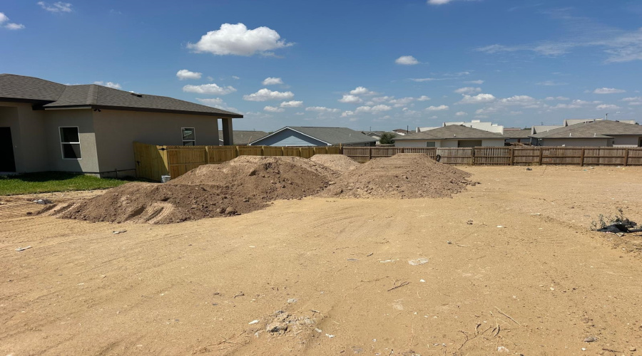 5204 Curuba Dr., Laredo, Texas 78046, 4 Bedrooms Bedrooms, 5 Rooms Rooms,2 BathroomsBathrooms,Residential,For Sale,5204 Curuba Dr.,20264156