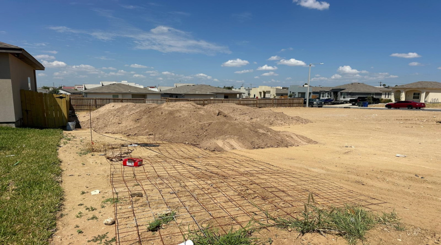 5204 Curuba Dr., Laredo, Texas 78046, 4 Bedrooms Bedrooms, 5 Rooms Rooms,2 BathroomsBathrooms,Residential,For Sale,5204 Curuba Dr.,20264156