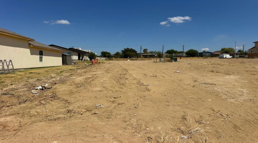 5008 Castano Dr., Laredo, Texas 78046, 4 Bedrooms Bedrooms, 5 Rooms Rooms,2 BathroomsBathrooms,Residential,For Sale,5008 Castano Dr.,20264157