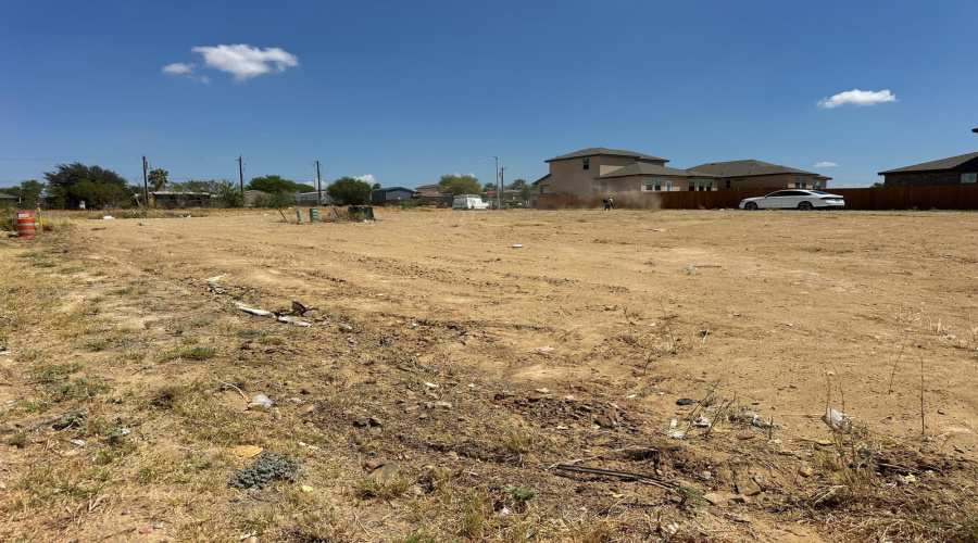 5008 Castano Dr., Laredo, Texas 78046, 4 Bedrooms Bedrooms, 5 Rooms Rooms,2 BathroomsBathrooms,Residential,For Sale,5008 Castano Dr.,20264157