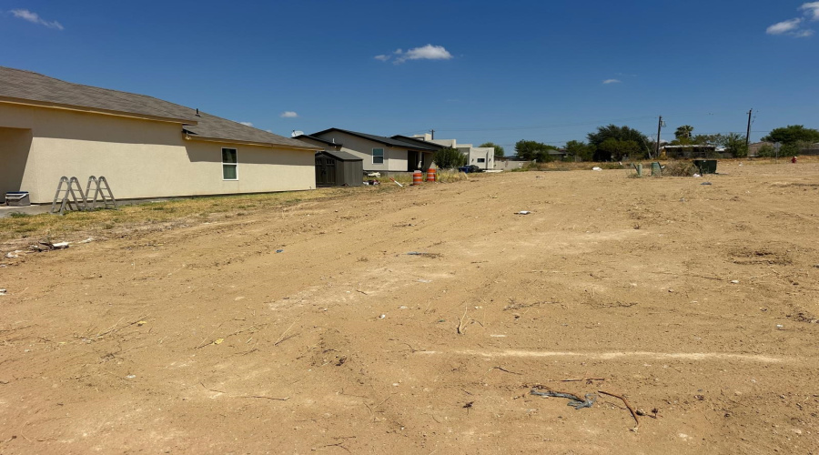 5008 Castano Dr., Laredo, Texas 78046, 4 Bedrooms Bedrooms, 5 Rooms Rooms,2 BathroomsBathrooms,Residential,For Sale,5008 Castano Dr.,20264157