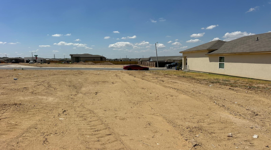 6007 Cherimoya Ln., Laredo, Texas 78046, 4 Bedrooms Bedrooms, 5 Rooms Rooms,2 BathroomsBathrooms,Residential,For Sale,6007 Cherimoya Ln.,20264158