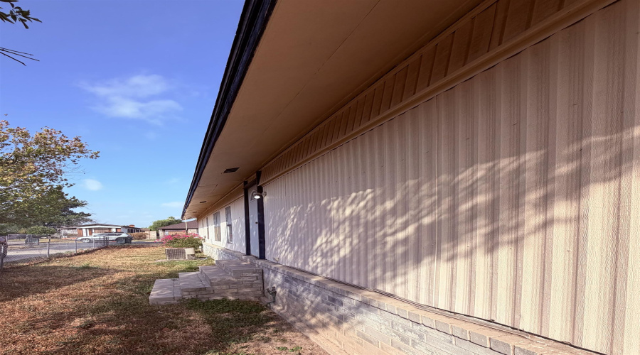 507 Lobo Lp, Laredo, Texas 78045-8733, 3 Bedrooms Bedrooms, 4 Rooms Rooms,2 BathroomsBathrooms,Residential,For Sale,507 Lobo Lp,20264159