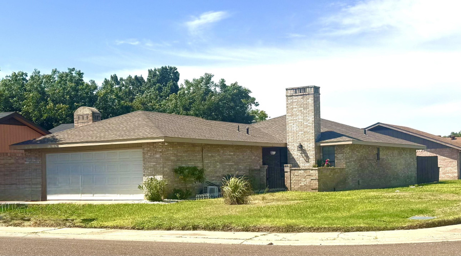 318 Montana St, Laredo, Texas 78041, 3 Bedrooms Bedrooms, 5 Rooms Rooms,2 BathroomsBathrooms,Residential,For Sale,318 Montana St,20264161